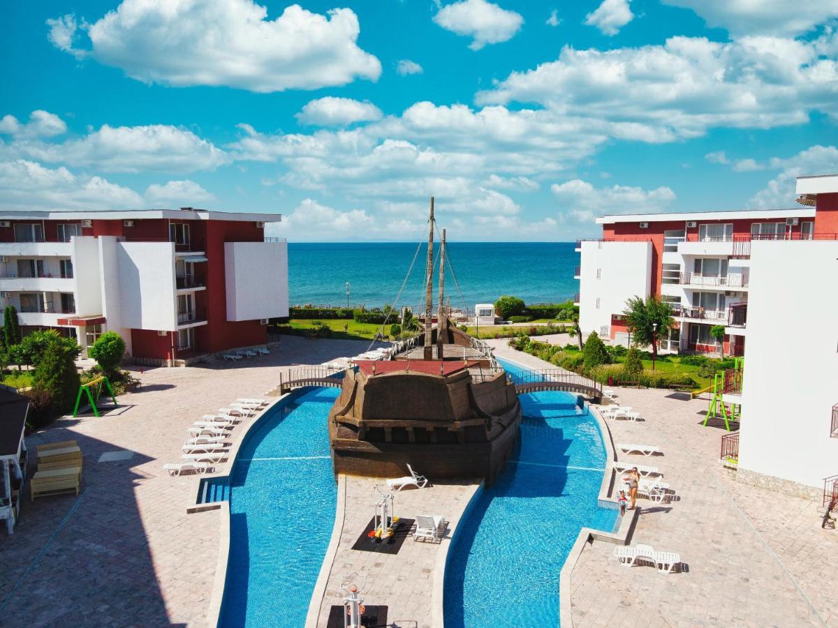 Privilege Fort Beach Apartments Święty Włas Zewnętrze zdjęcie