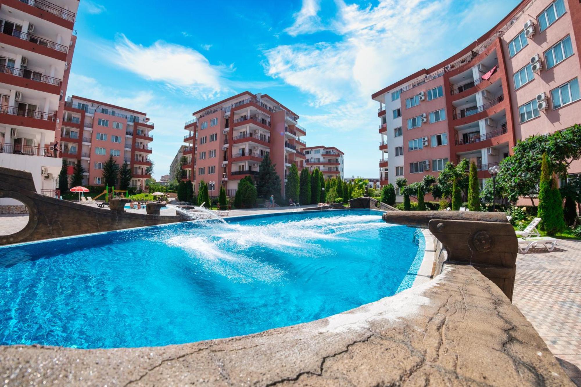 Privilege Fort Beach Apartments Święty Włas Zewnętrze zdjęcie