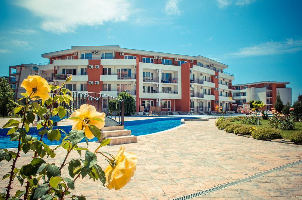 Privilege Fort Beach Apartments Święty Włas Zewnętrze zdjęcie